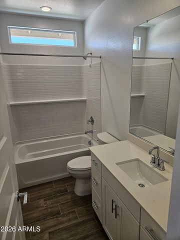8310 E PRAIRIE Avenue, Mesa, AZ 85212