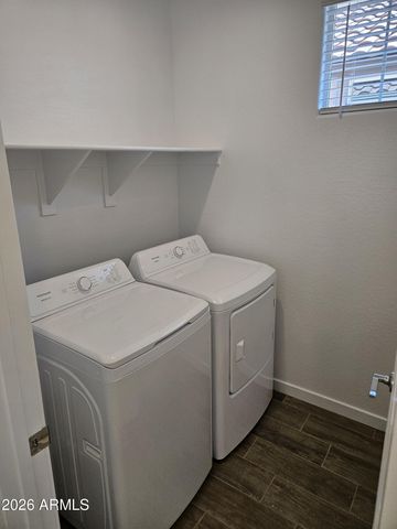 8310 E PRAIRIE Avenue, Mesa, AZ 85212