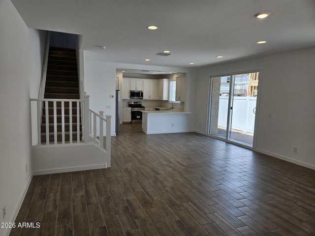 8310 E PRAIRIE Avenue, Mesa, AZ 85212