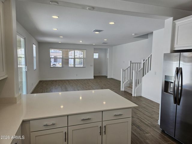 8310 E PRAIRIE Avenue, Mesa, AZ 85212
