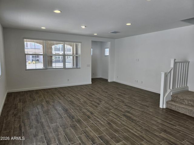 8310 E PRAIRIE Avenue, Mesa, AZ 85212
