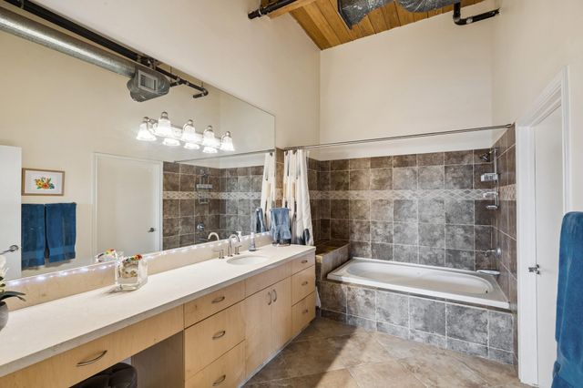 2400 Mechanic Street 100, Galveston, TX 77550