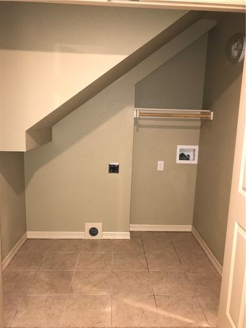 34 S Woodsprings Drive, Fayetteville, AR 72701