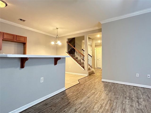 34 S Woodsprings Drive, Fayetteville, AR 72701