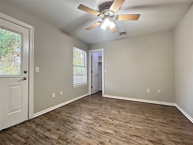 34 S Woodsprings Drive, Fayetteville, AR 72701