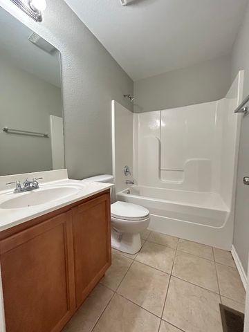 34 S Woodsprings Drive, Fayetteville, AR 72701