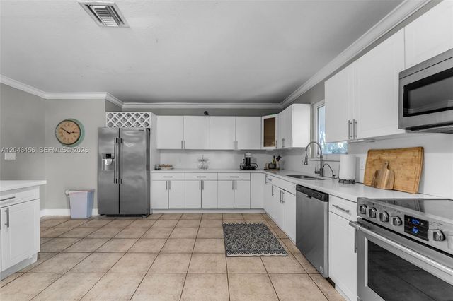 20076 SW 190th St, Miami, FL 33187