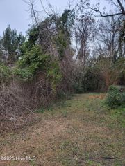 1025 W Massachusetts Avenue, Southern Pines, NC 28387