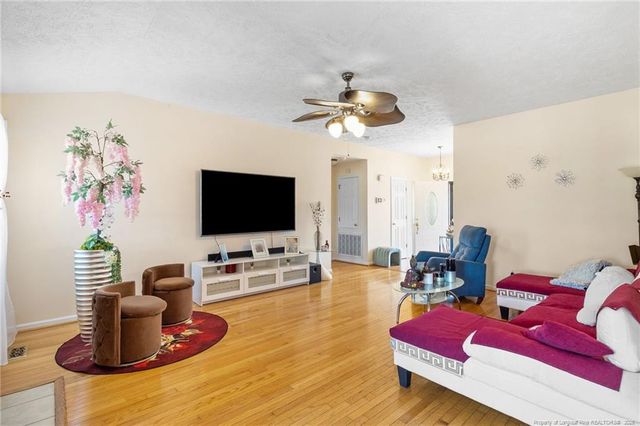 1225 Thistle Gold Drive, Hope Mills, NC 28348