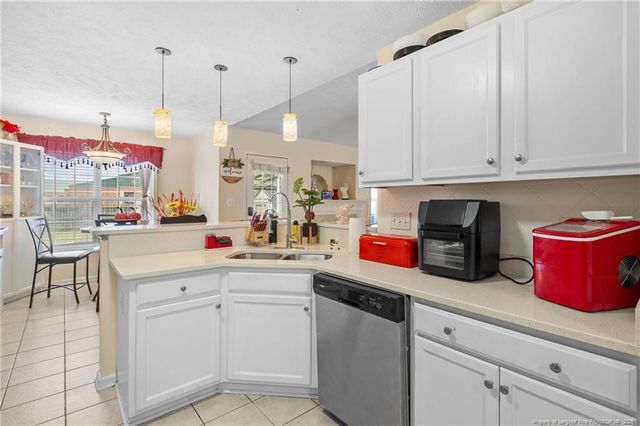 1225 Thistle Gold Drive, Hope Mills, NC 28348
