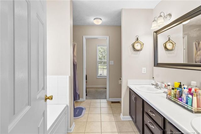 1225 Thistle Gold Drive, Hope Mills, NC 28348