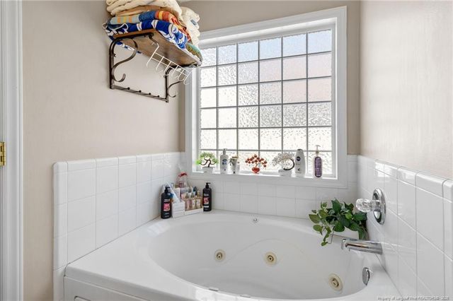 1225 Thistle Gold Drive, Hope Mills, NC 28348