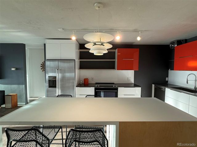 1050 N Corona St 317, Denver, CO 80218