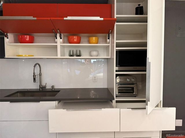 1050 N Corona St 317, Denver, CO 80218