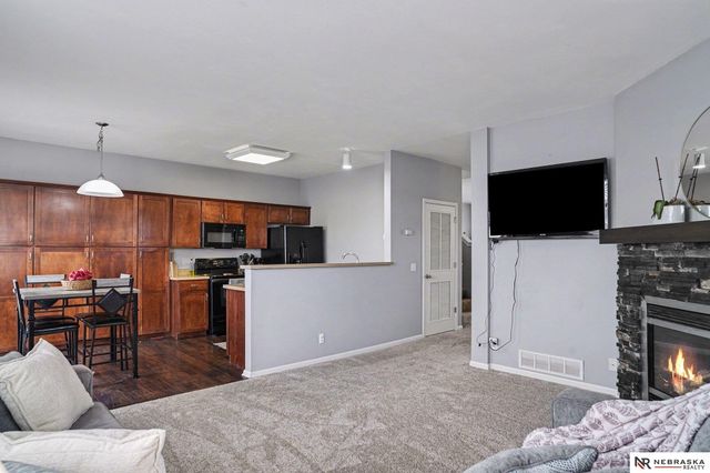 3864 S 190th Street, Omaha, NE 68130