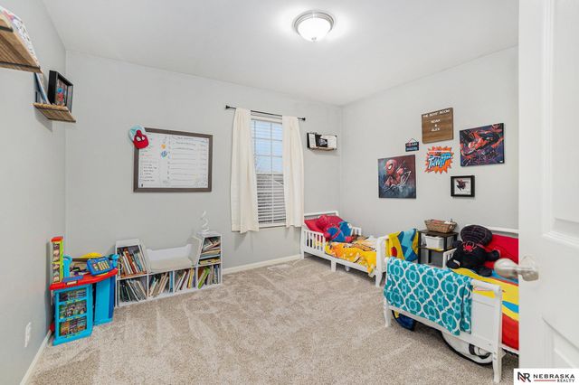 3864 S 190th Street, Omaha, NE 68130