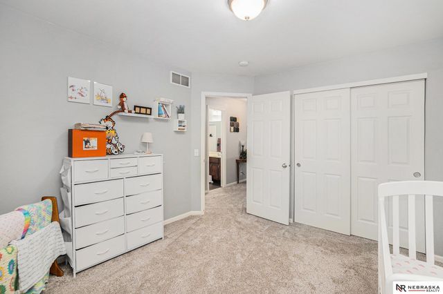 3864 S 190th Street, Omaha, NE 68130