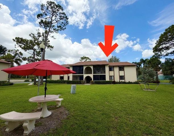 301 Knotty Pine Circle B-2, Greenacres, FL 33463