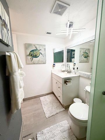 301 Knotty Pine Circle B-2, Greenacres, FL 33463