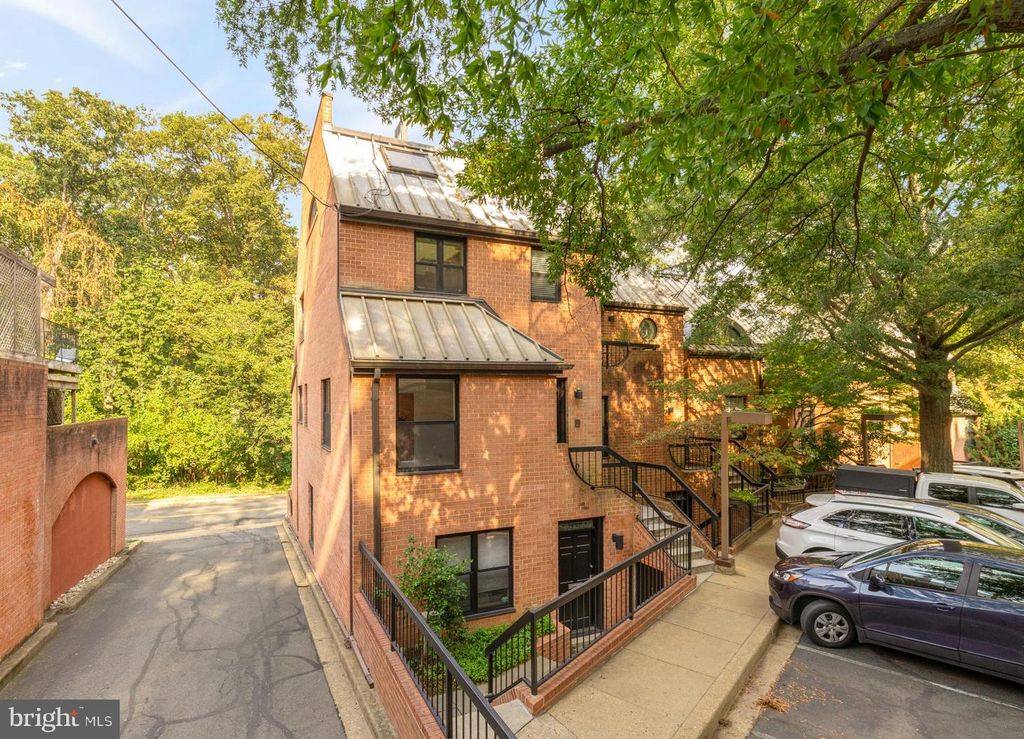 3499 17TH ST NW #1, Washington, DC 20010