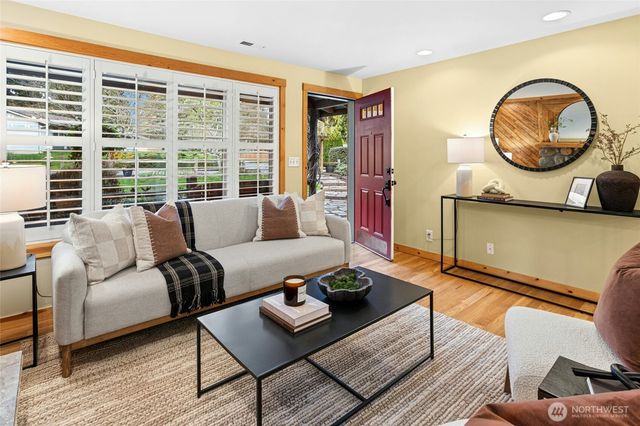 17611 197th Avenue NE, Woodinville, WA 98077