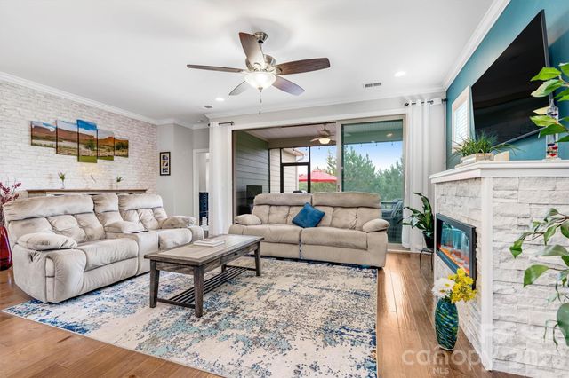 6119 Raven Rock Drive, Denver, NC 28037