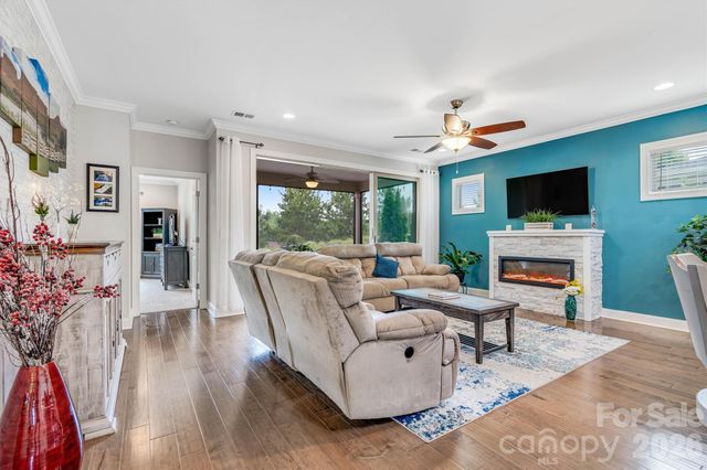 6119 Raven Rock Drive, Denver, NC 28037