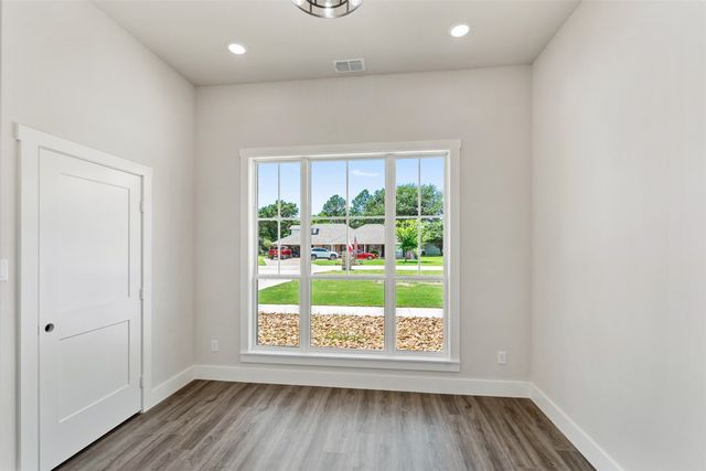 17815 Chaparral Drive, Mabank, TX 75147