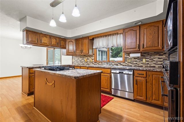 21 Allanview Drive, Batavia City, NY 14020