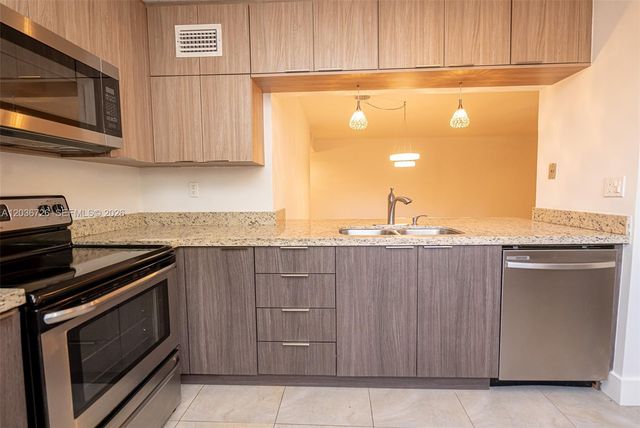 3578 Magellan Cir 232-3, Aventura, FL 33180