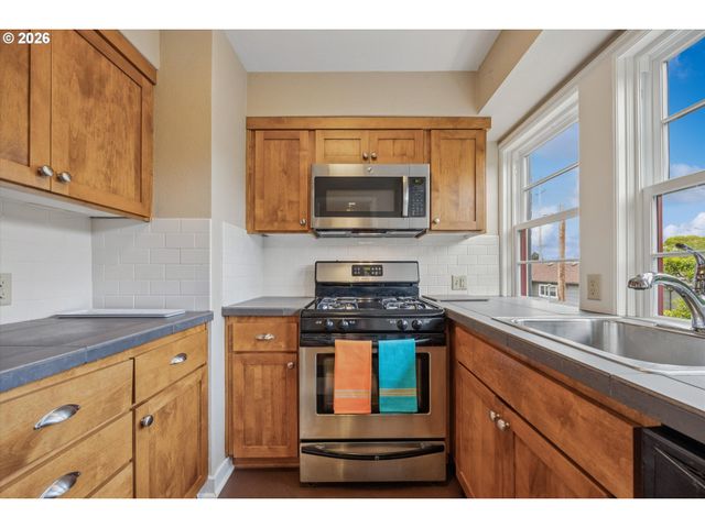 255 Ne 61ST Ave 19, Portland, OR 97213