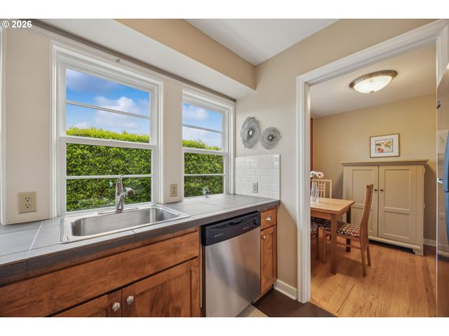 255 Ne 61ST Ave 19, Portland, OR 97213