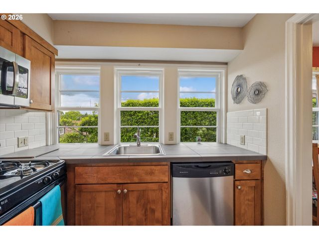 255 Ne 61ST Ave 19, Portland, OR 97213