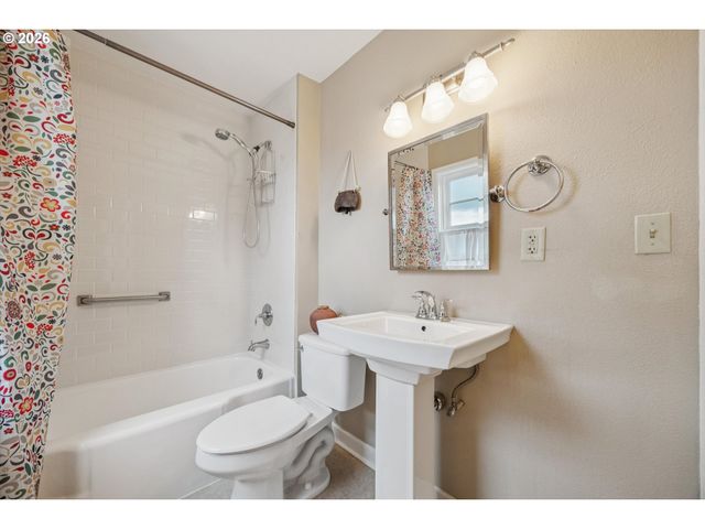 255 Ne 61ST Ave 19, Portland, OR 97213