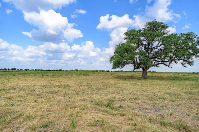 2085 E Highway 237, Round Top, TX 78954
