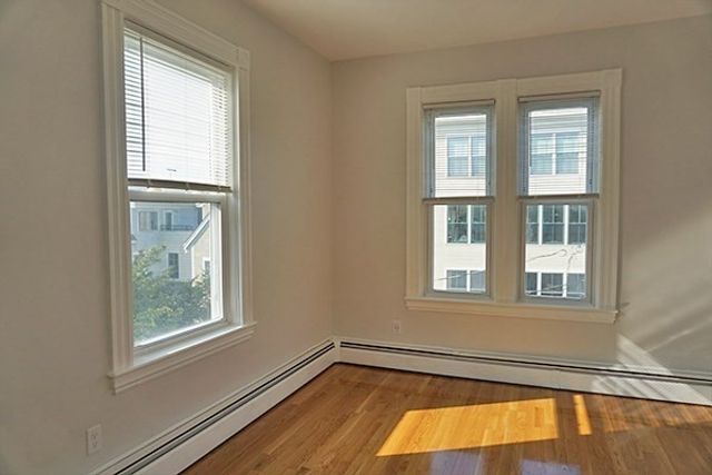 2 Ivaloo St 6B, Somerville, MA 02143