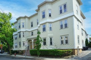 2 Ivaloo St 6B, Somerville, MA 02143