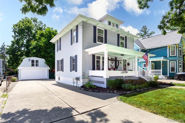 33709 Grand River Avenue, Farmington, MI 48335