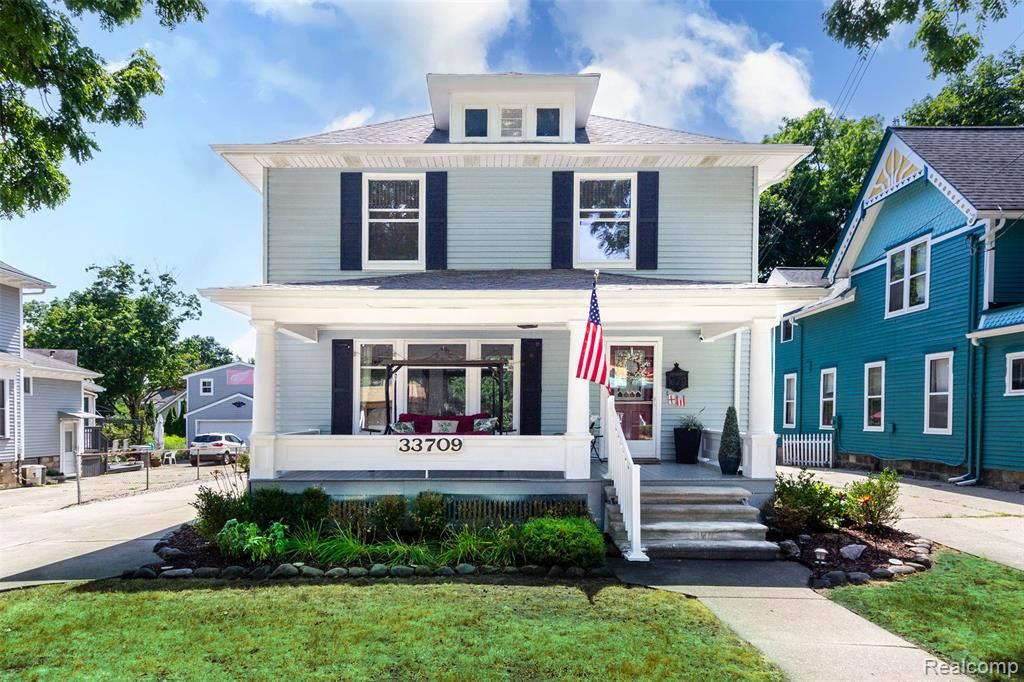 33709 Grand River Avenue, Farmington, MI 48335
