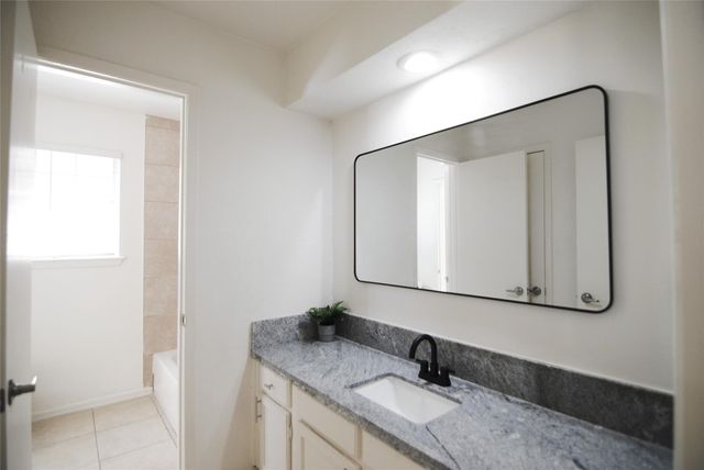 6207 Grandvale Drive, Houston, TX 77072