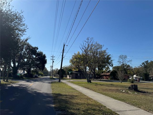 1049 PLATEAU AVENUE, Lakeland, FL 33815
