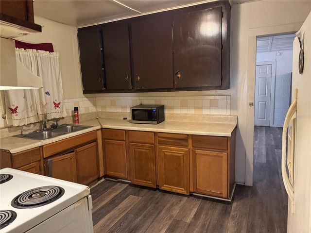 1049 PLATEAU AVENUE, Lakeland, FL 33815