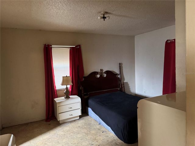 1049 PLATEAU AVENUE, Lakeland, FL 33815