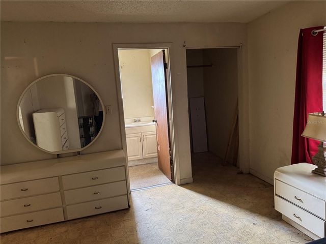 1049 PLATEAU AVENUE, Lakeland, FL 33815