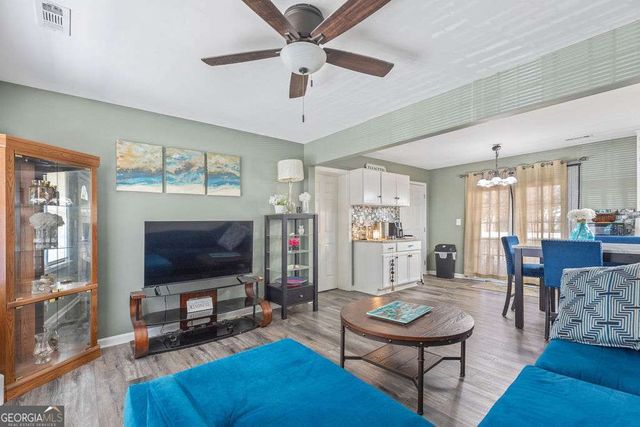 206 E 5th Avenue, Winder, GA 30680