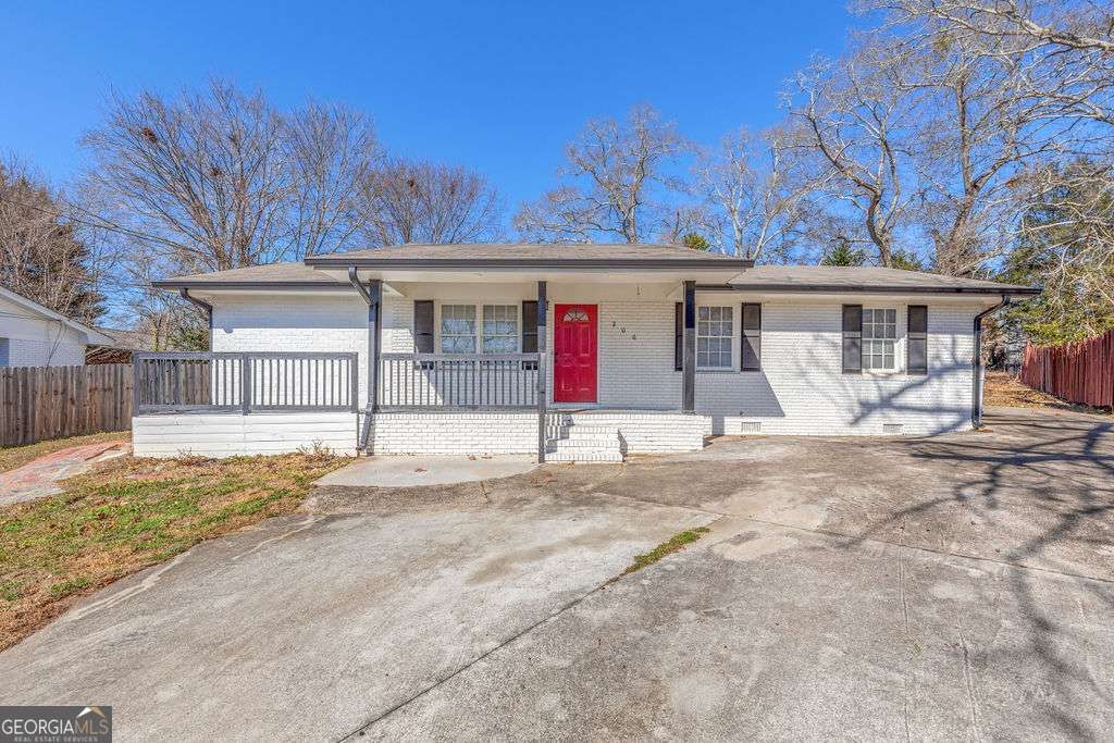 206 E 5th Avenue, Winder, GA 30680