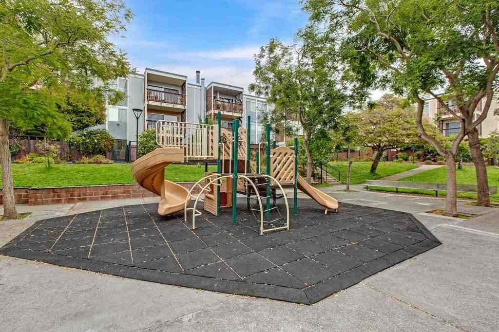 Image 13 of property listing at 1540 1540 Ofarrell St 1, San Francisco, CA 94115