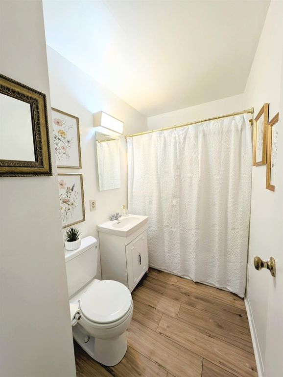 Image 9 of property listing at 1540 1540 Ofarrell St 1, San Francisco, CA 94115