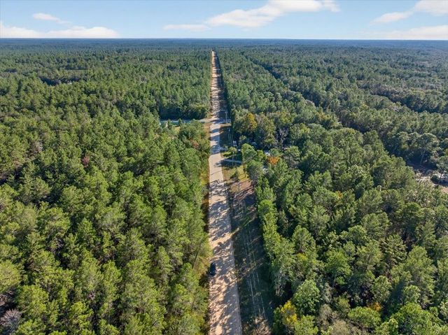 Usina Ave, Interlachen, FL 32148