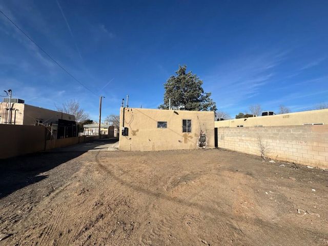 516 Mesilla Street SE, Albuquerque, NM 87108
